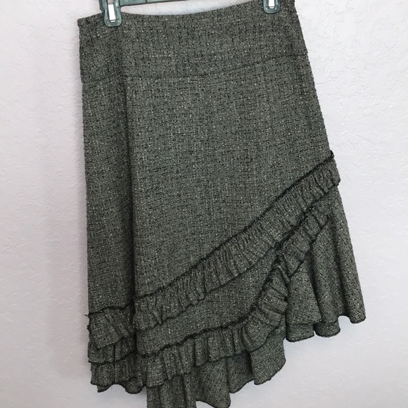 Zoe D Dresses & Skirts - Asymmetrical wool skirt and stylish